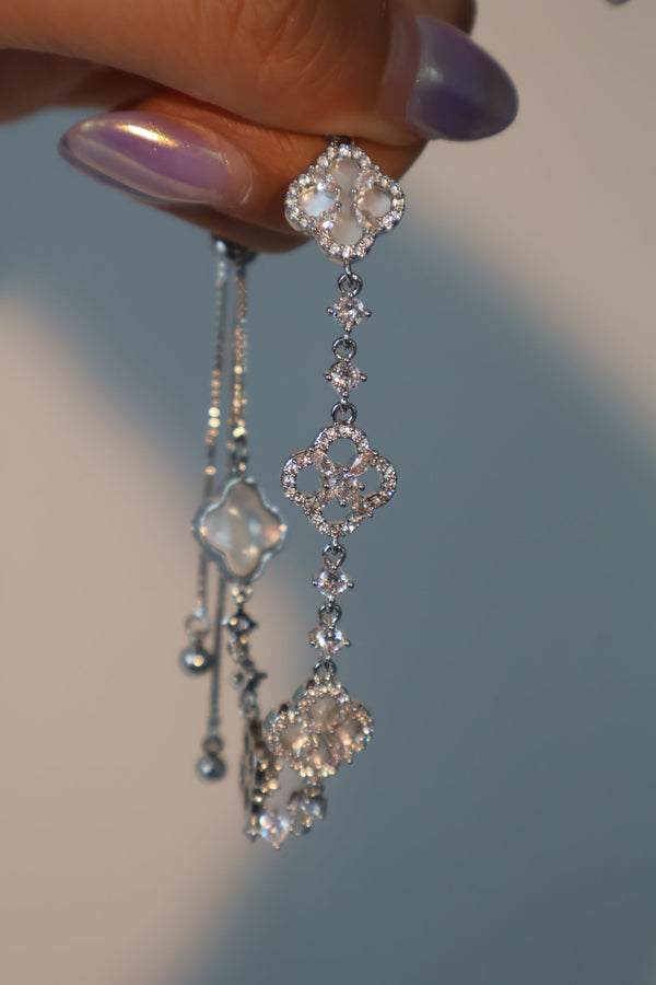 Sophisticated Lucky Leaf Shell Pearls Bracelet